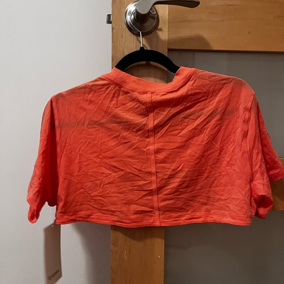 Lululemon activewear coral size 4 - Picture 3 of 3